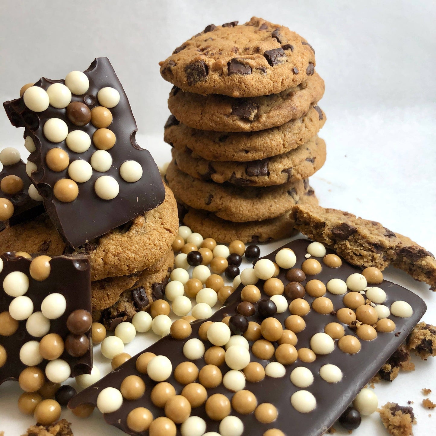 Chocolate - Cookie Crunch - dark milk and white chocolate bar