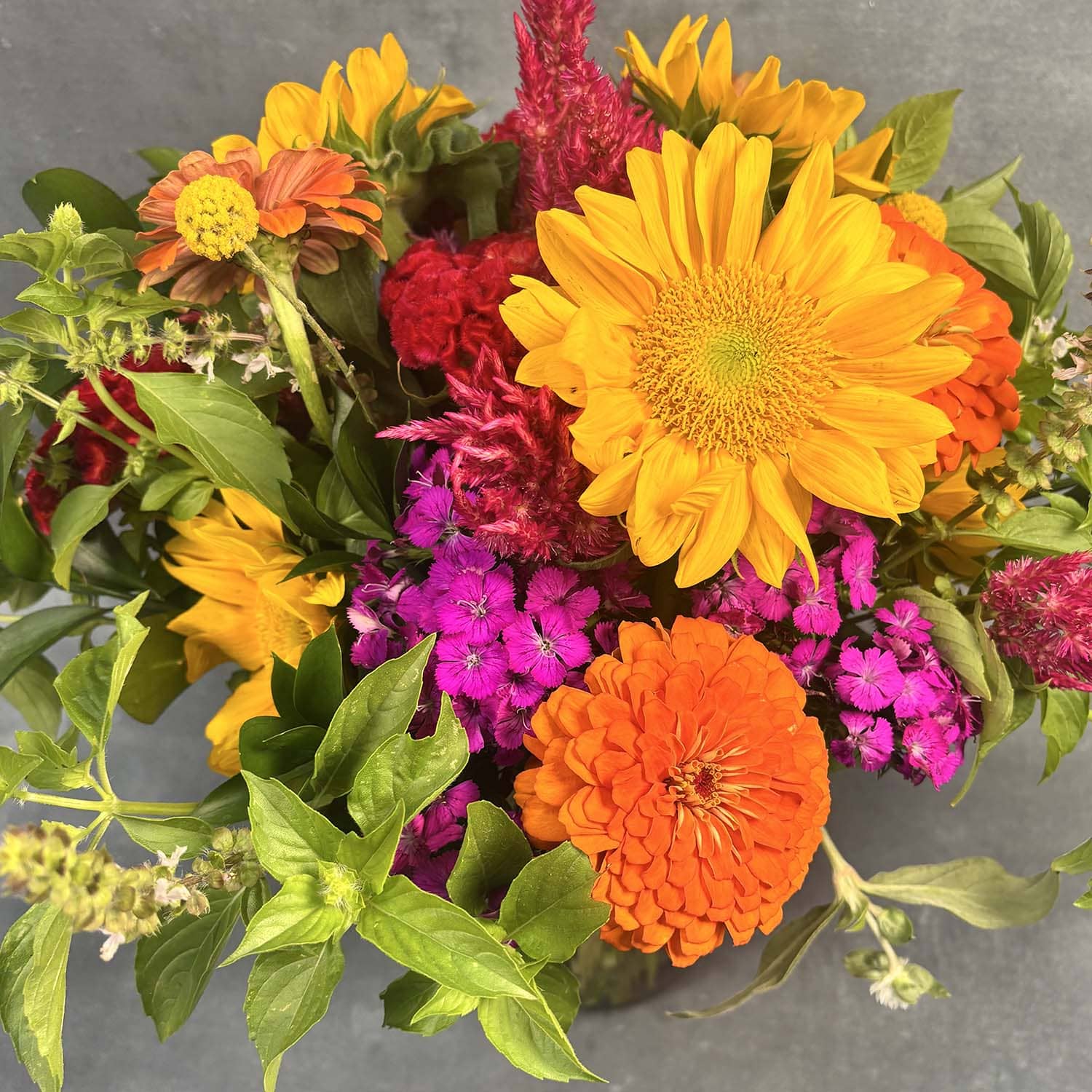 5 Ways Fresh Flowers Transform Your Home (And Where to Start)