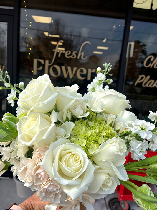 Arrangement - Ivory & Organic Greens